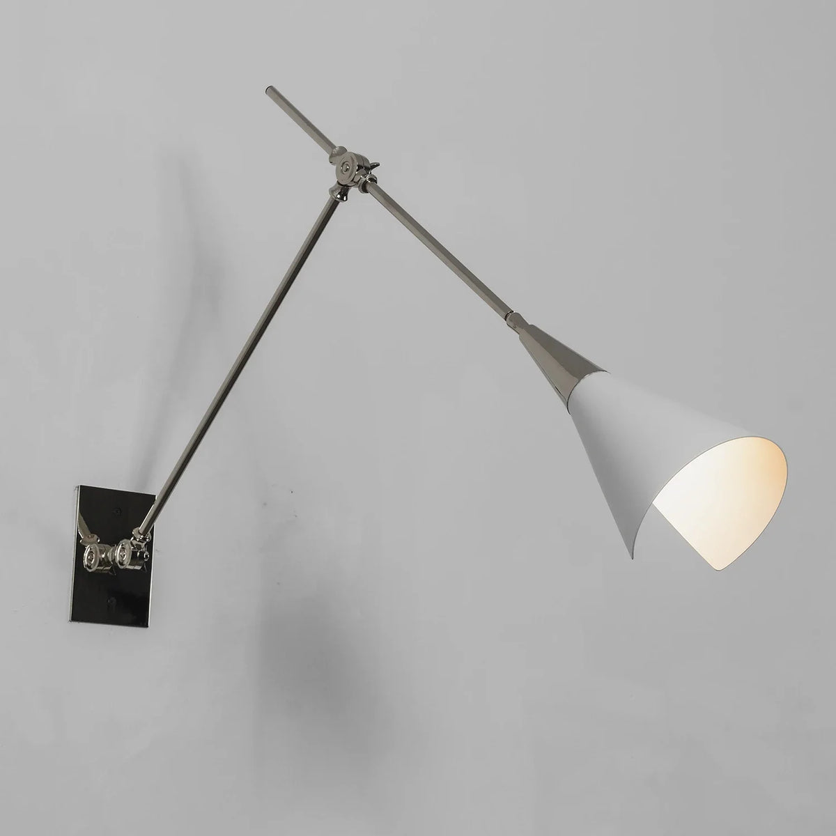 Leland Pivoting Cone Brass Wall Sconce – Brass detail 40