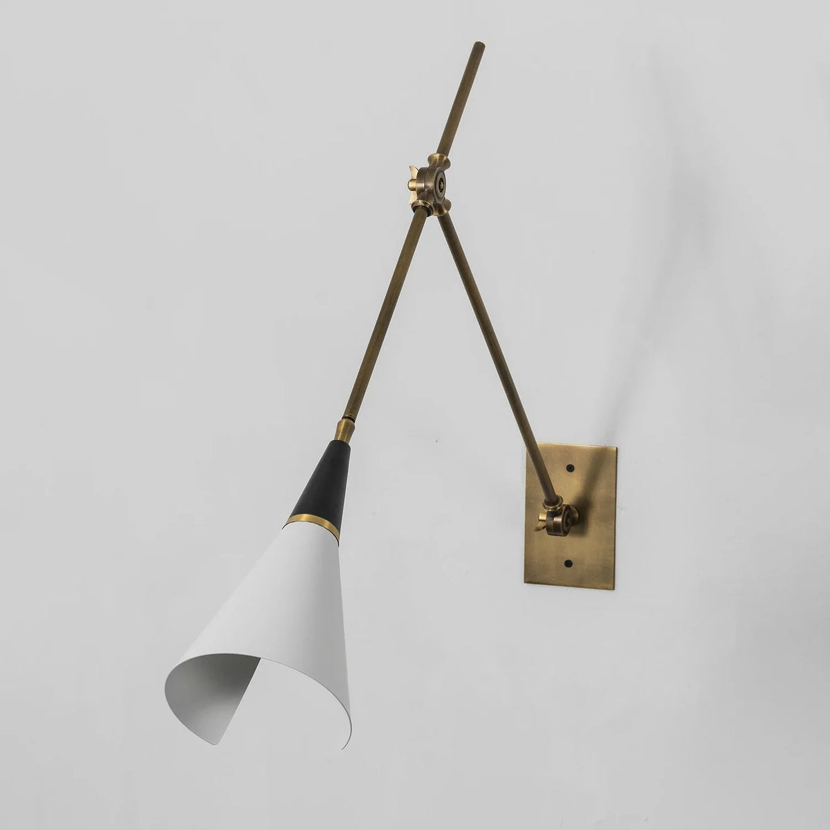 Leland Pivoting Cone Brass Wall Sconce – Brass detail 46