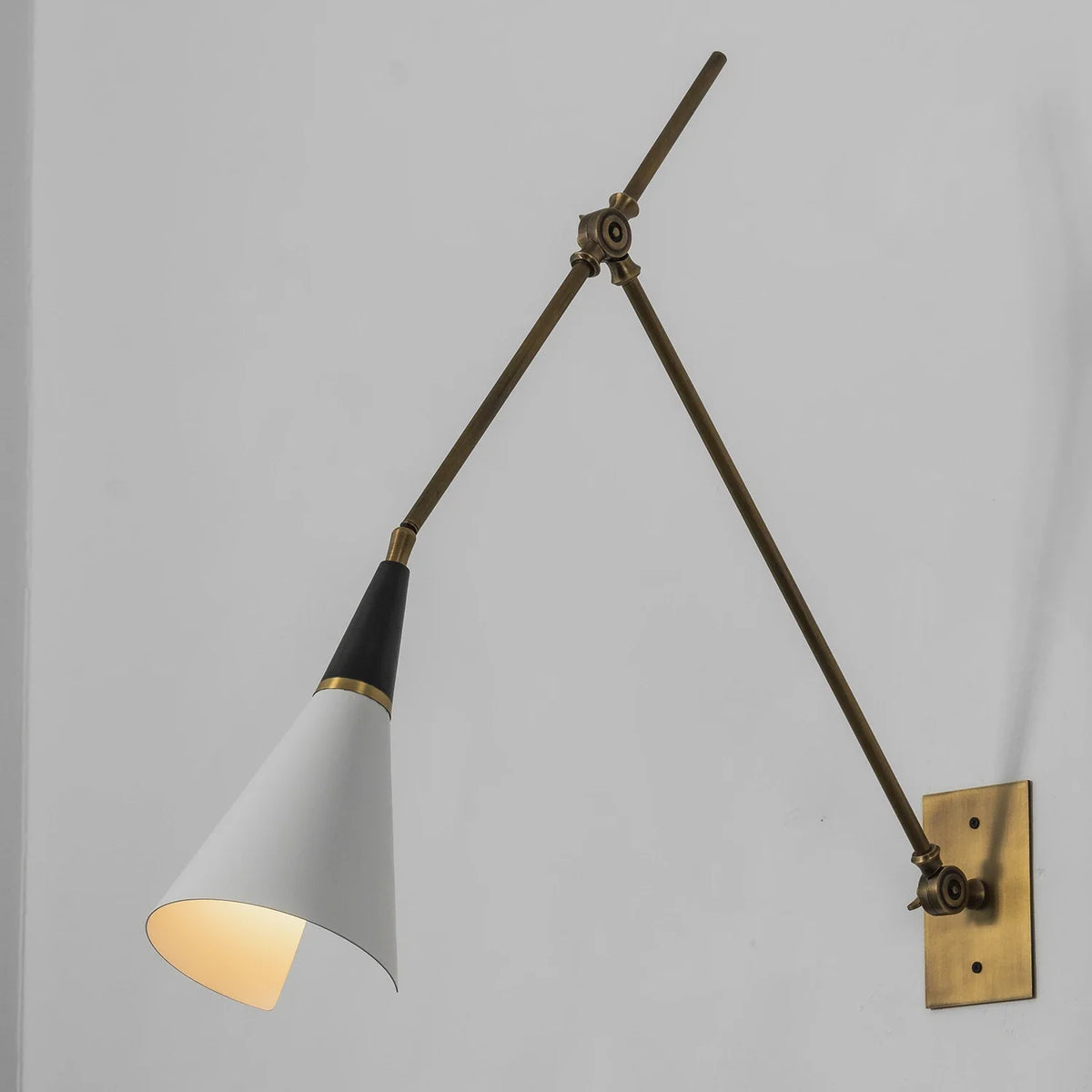 Leland Pivoting Cone Brass Wall Sconce – Brass detail 36