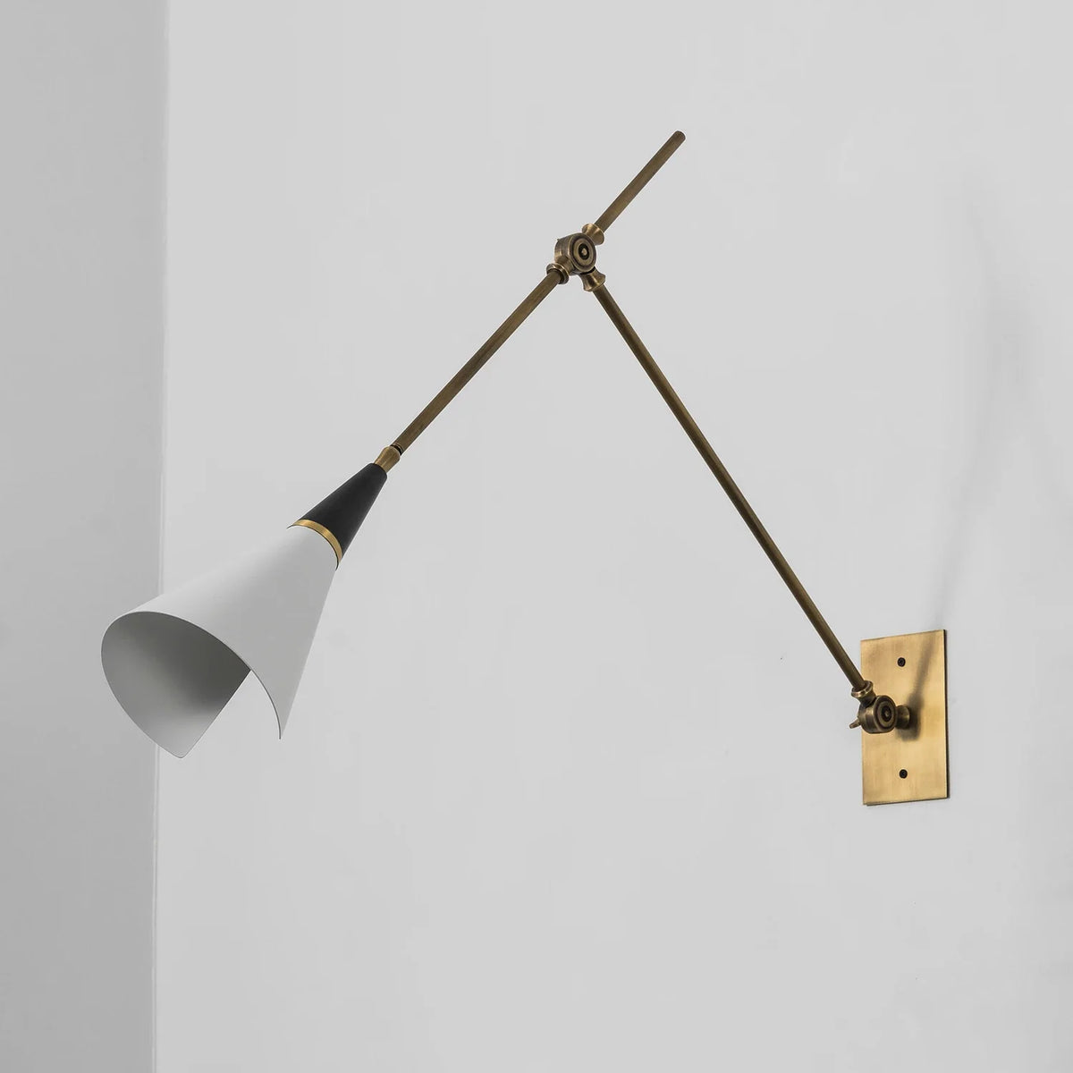 Leland Pivoting Cone Brass Wall Sconce – Brass detail 47