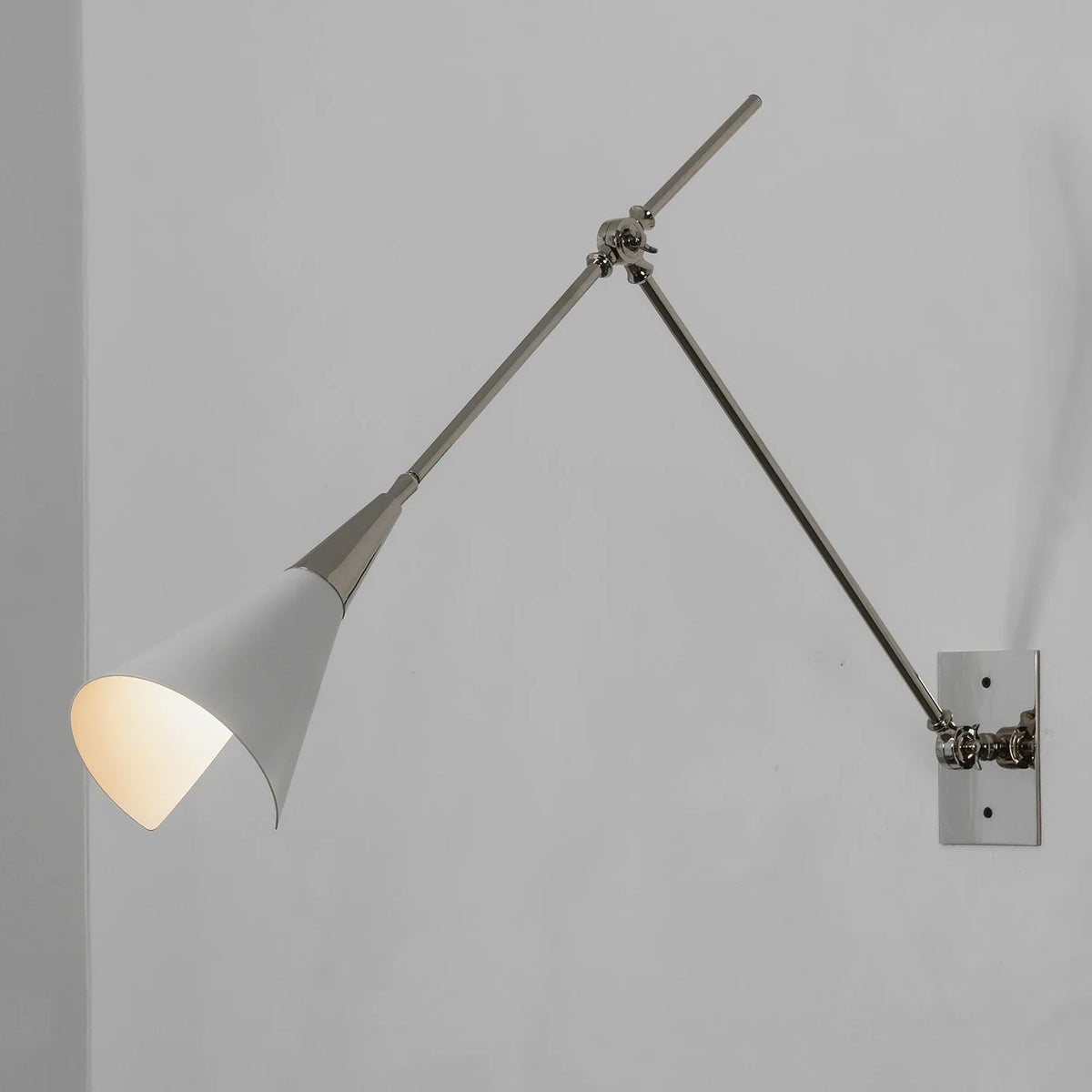 Leland Pivoting Cone Brass Wall Sconce – Brass detail 39