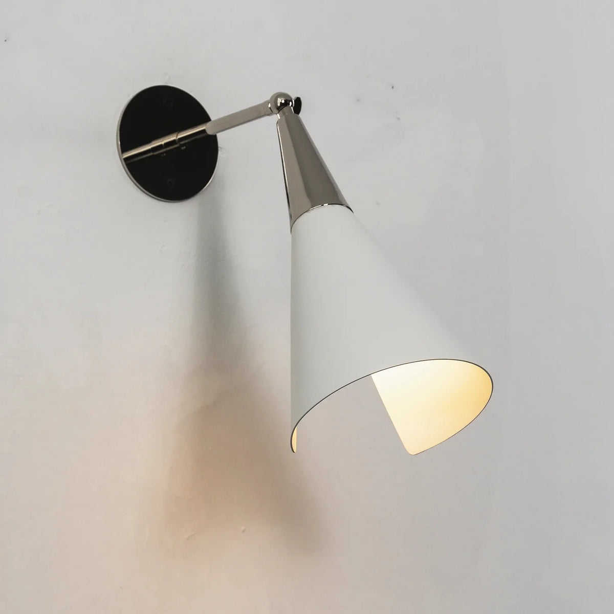 Leland Pivoting Cone Brass Wall Sconce – Brass detail 32