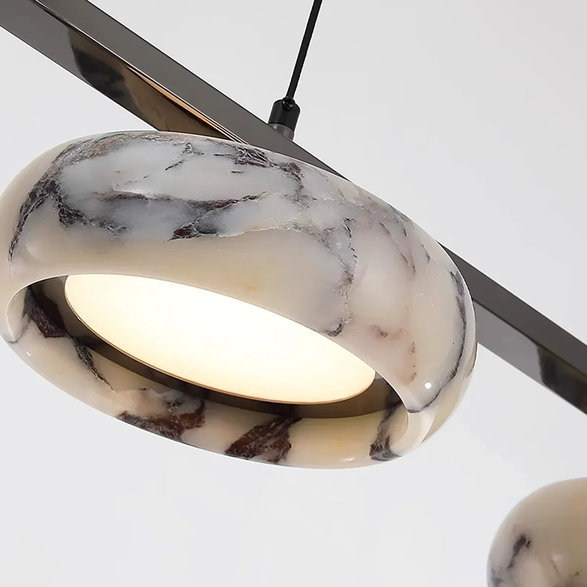Linear Marble Ring Pendant Light – Marble detail 10