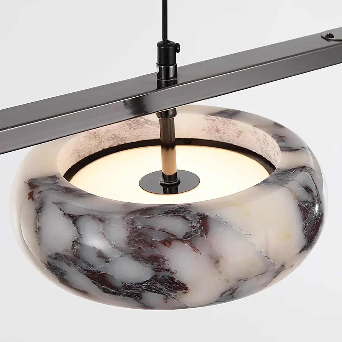 Linear Marble Ring Pendant Light – Marble detail 9
