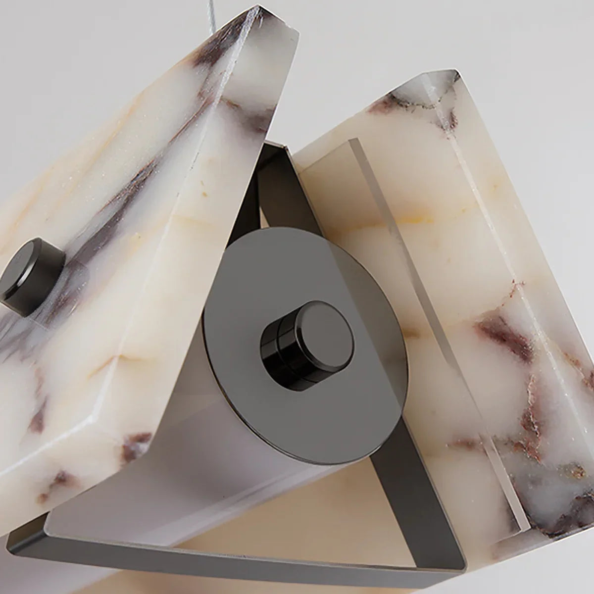 Linear Minimalist Marble Pendant Light – Marble detail 10