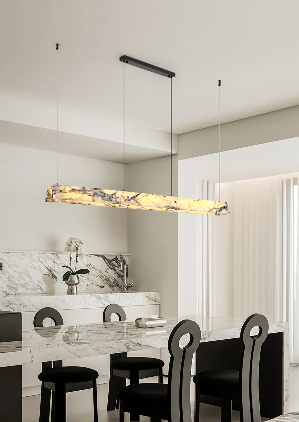 Linear Minimalist Marble Pendant Light – Marble detail 6