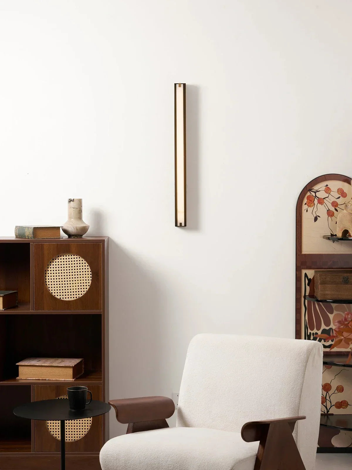 Linear Symmetry Alabaster Wall Sconce – Alabaster detail 11
