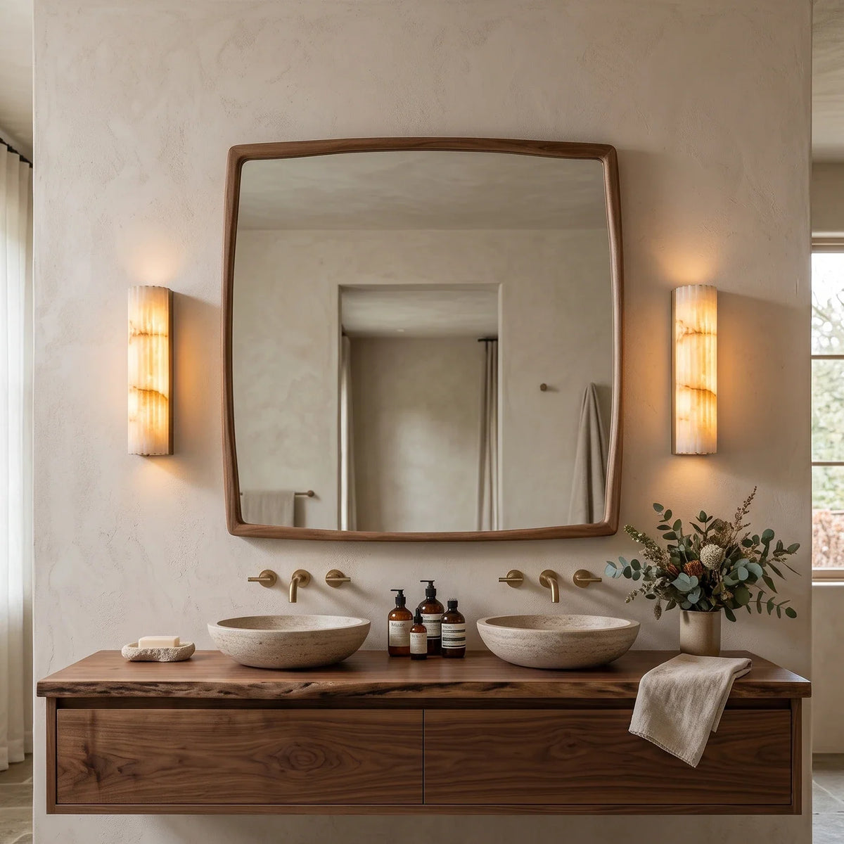 Lisbeth Fluted Alabaster Wall Sconce – Alabaster detail 7