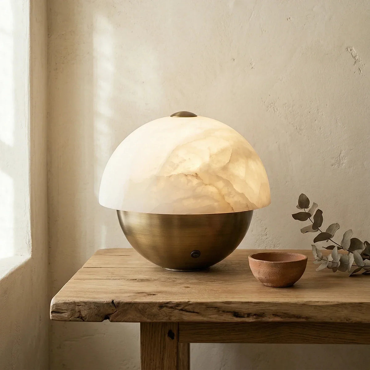 Luna Stone Hemispherical Alabaster Table Lamp – Alabaster detail 8