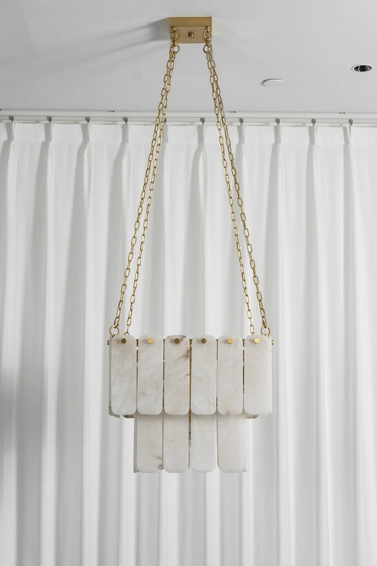 Maren Tiered Alabaster Tile Chandelier – Alabaster detail 22
