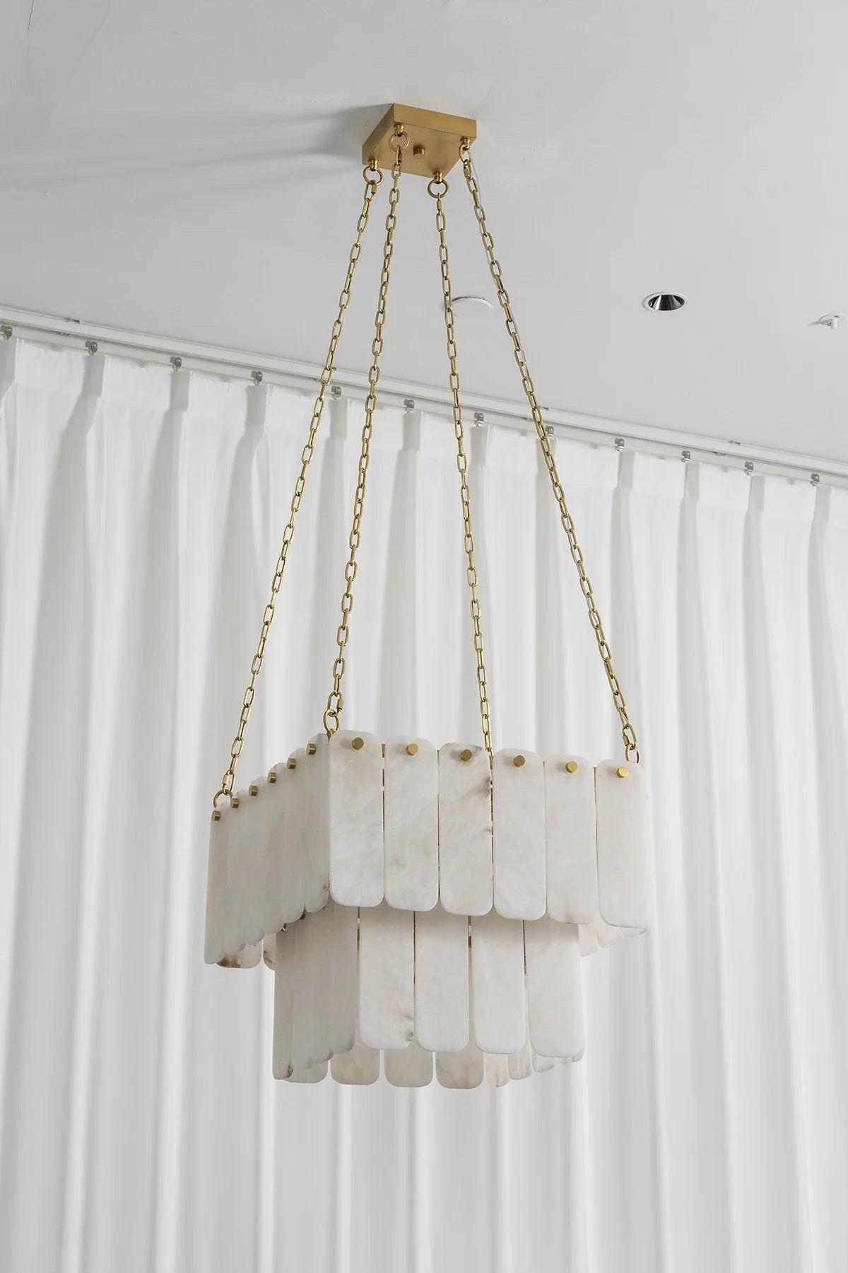 Maren Tiered Alabaster Tile Chandelier – Alabaster detail 23
