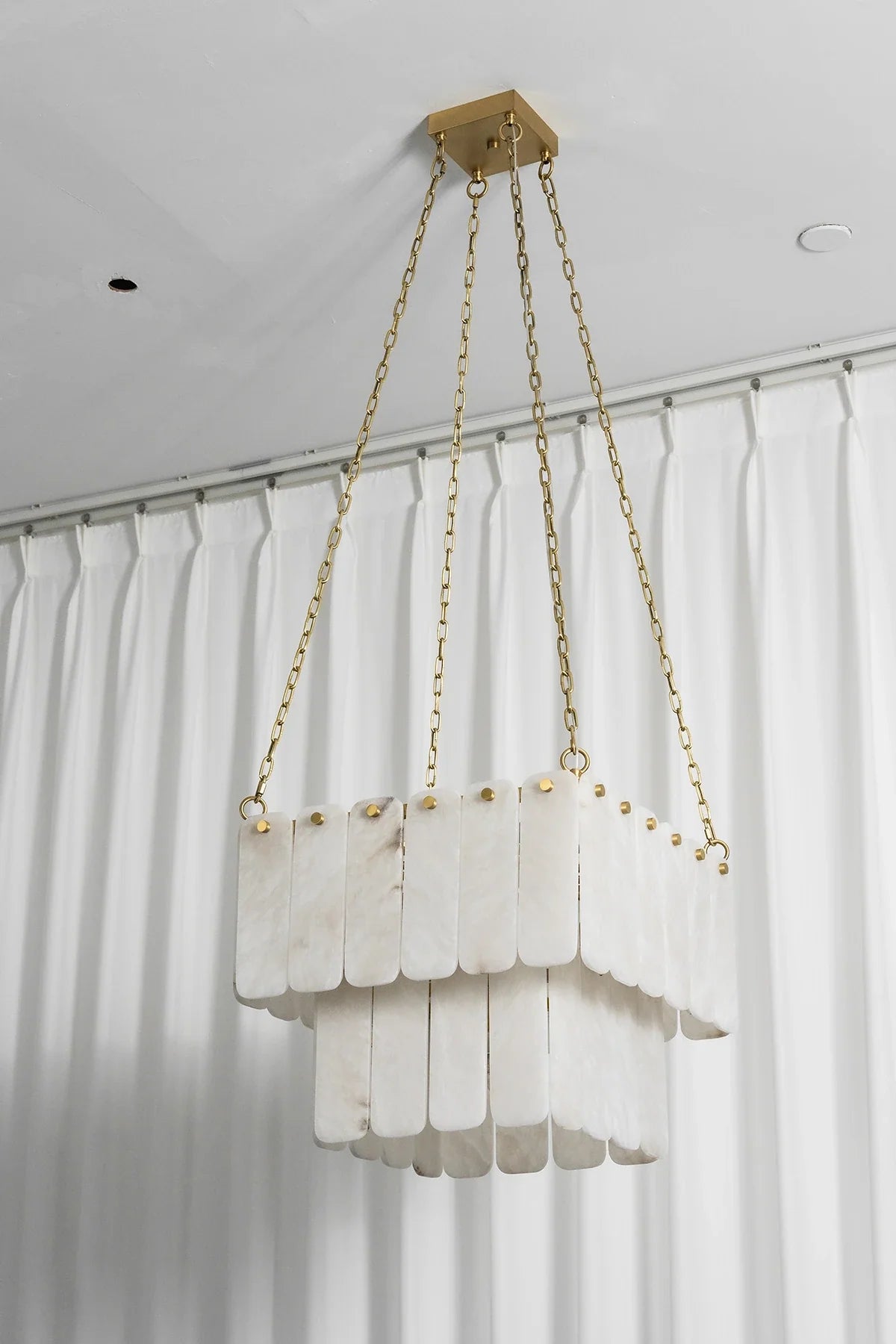 Maren Tiered Alabaster Tile Chandelier – Alabaster detail 21