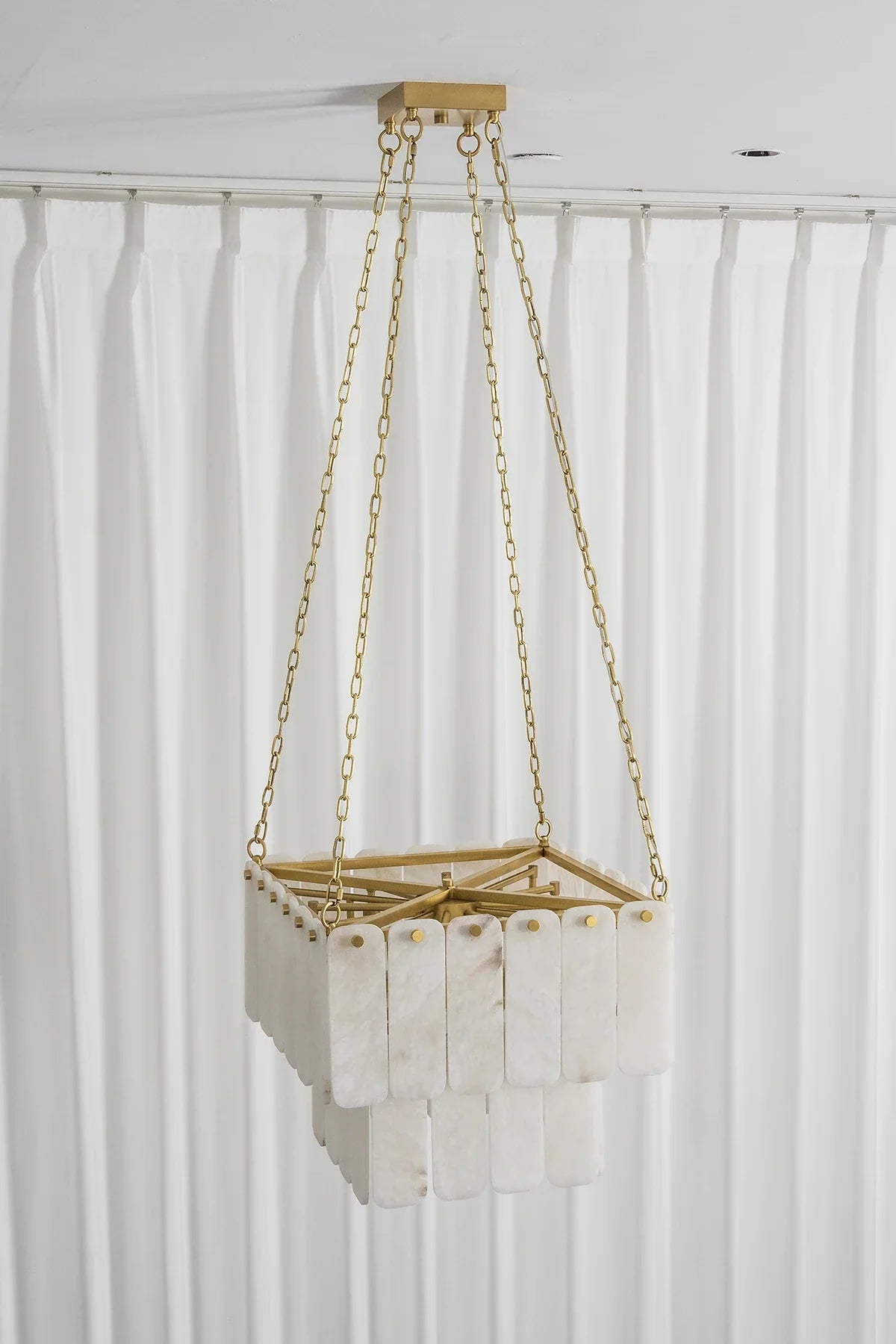 Maren Tiered Alabaster Tile Chandelier – Alabaster detail 24