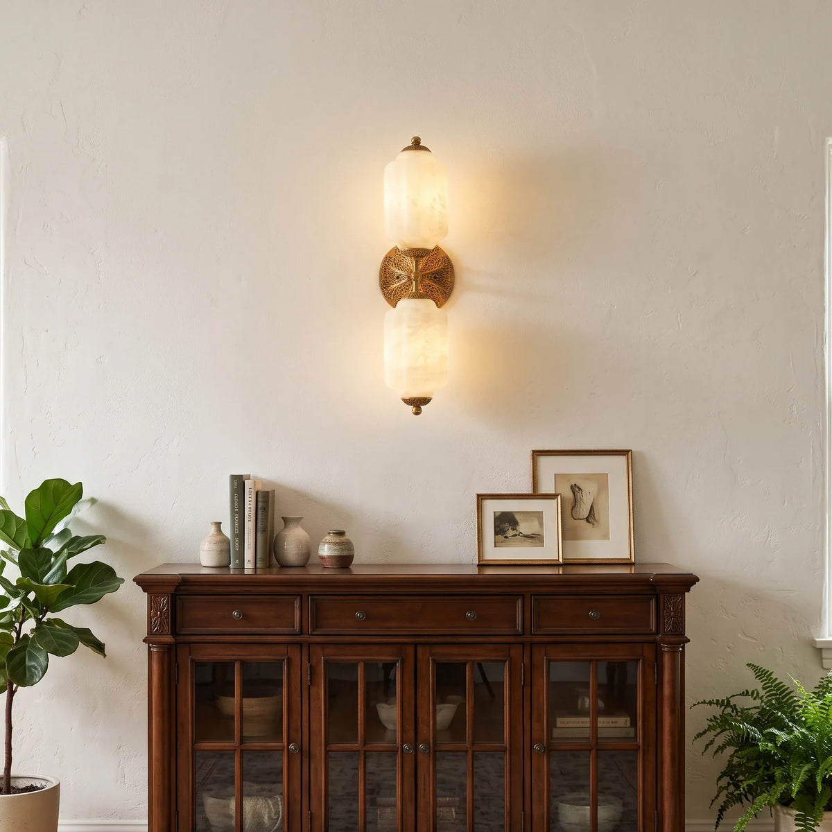 Medallion Alabaster Wall Sconce – Alabaster detail 2