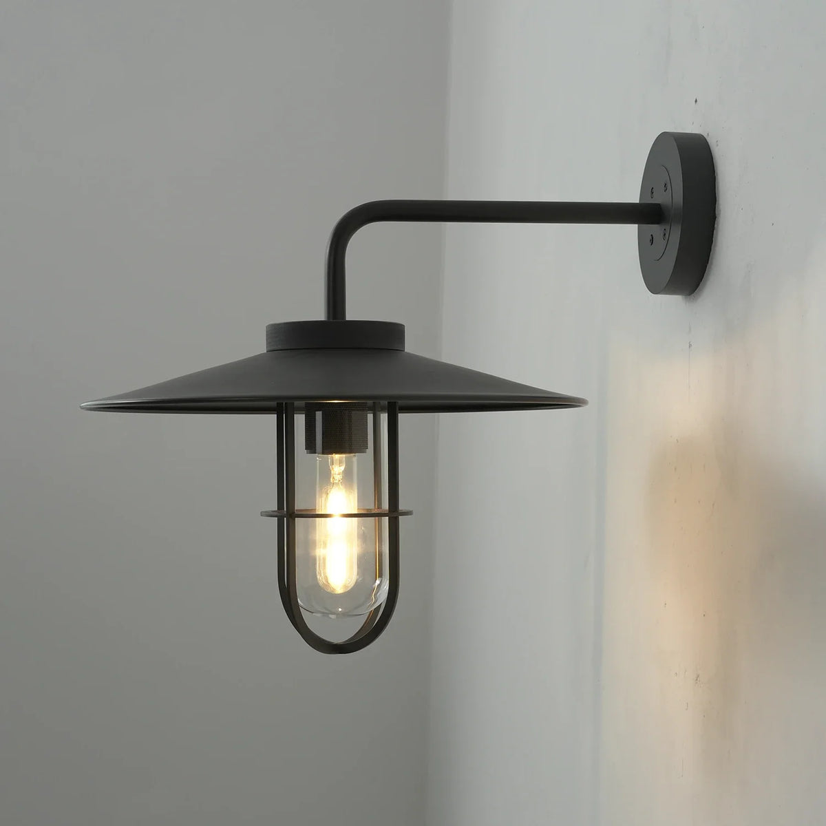 Merrick Harbor Cage Glass Wall Sconce – Glass detail 24