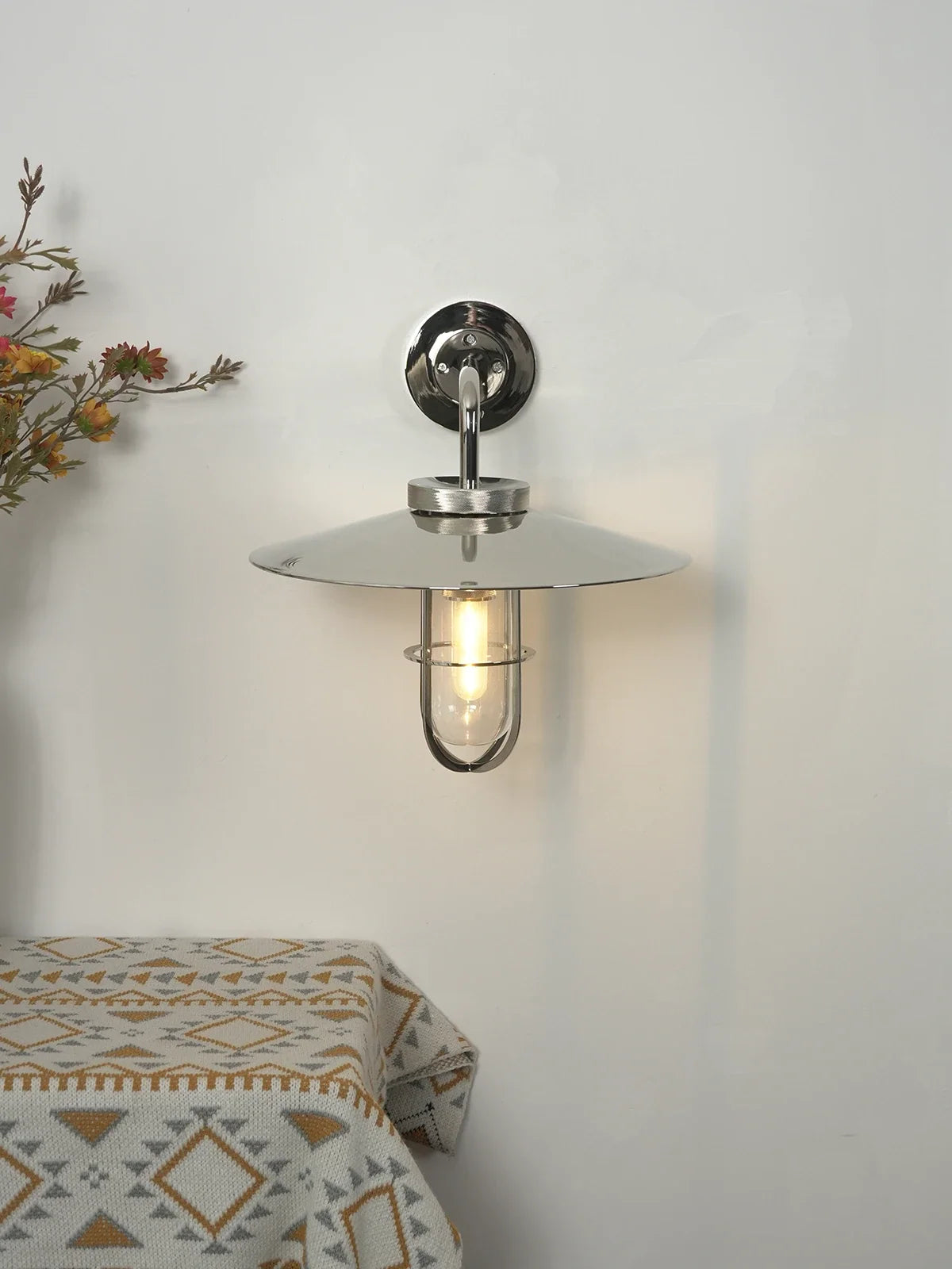 Merrick Harbor Cage Glass Wall Sconce – Glass detail 18