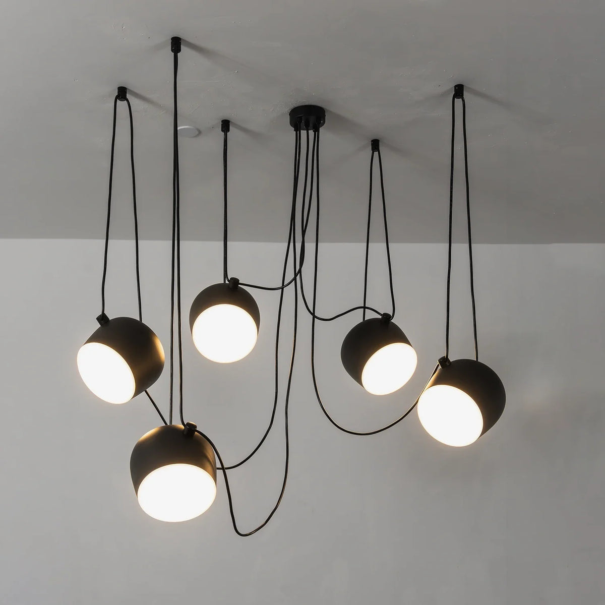 Onda Adjustable Cable Cluster Acrylic Chandelier – Acrylic detail 16