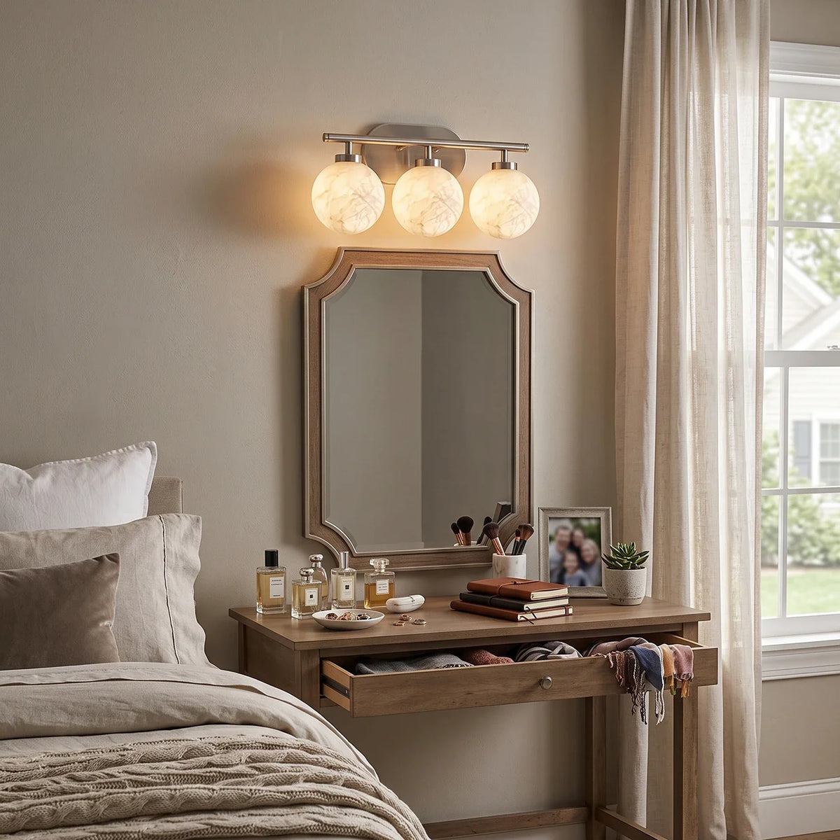 Perlune Globe Alabaster Vanity Wall Light – Alabaster detail 3