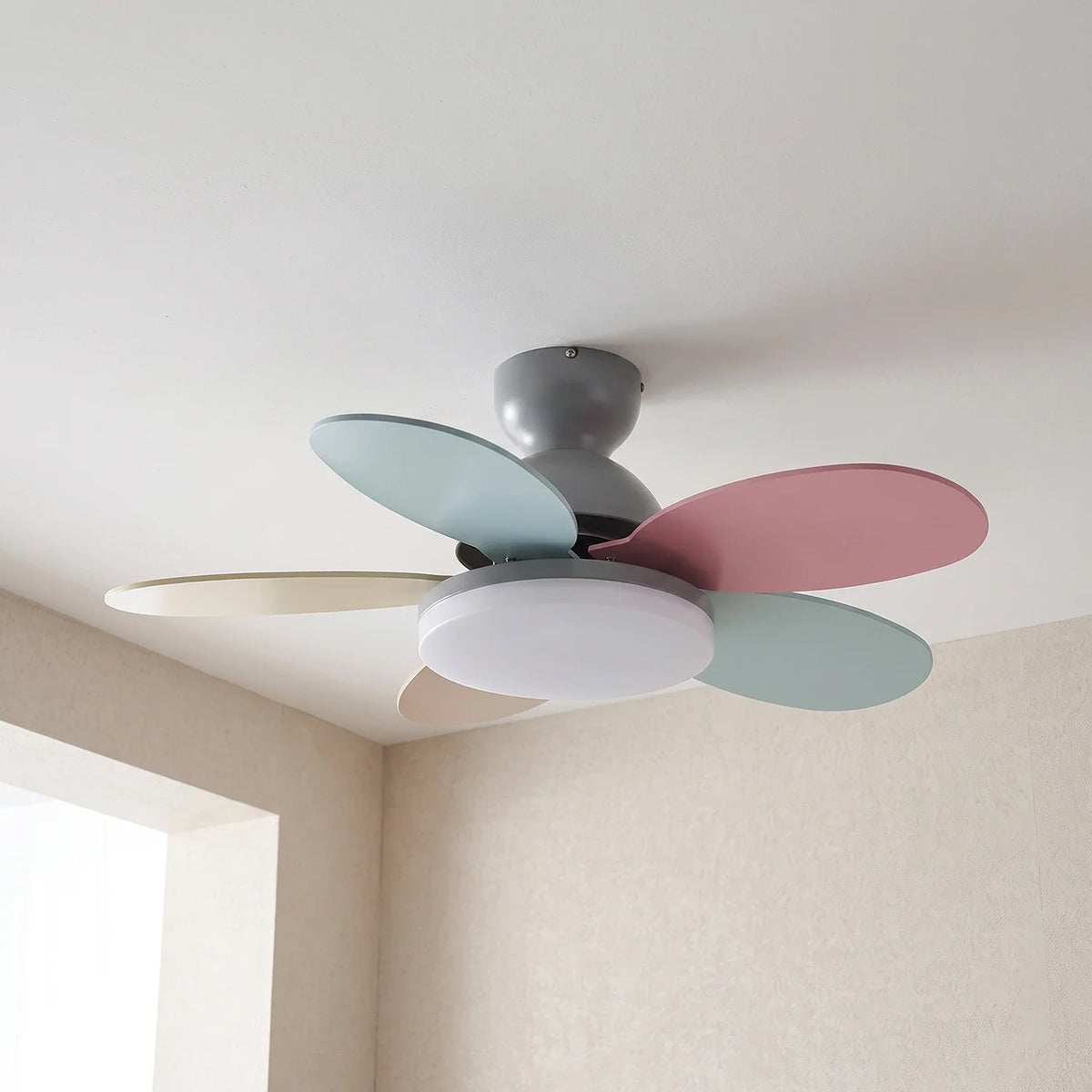 Petal Shaped Petalo Copper Ceiling Fan Light – Copper detail 23