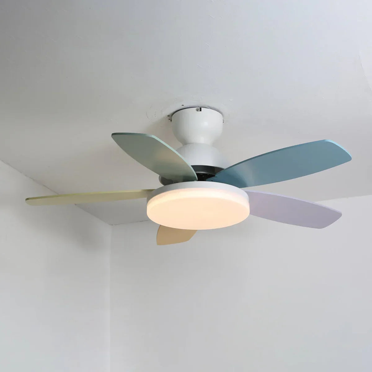 Petal Shaped Petalo Copper Ceiling Fan Light – Copper detail 16