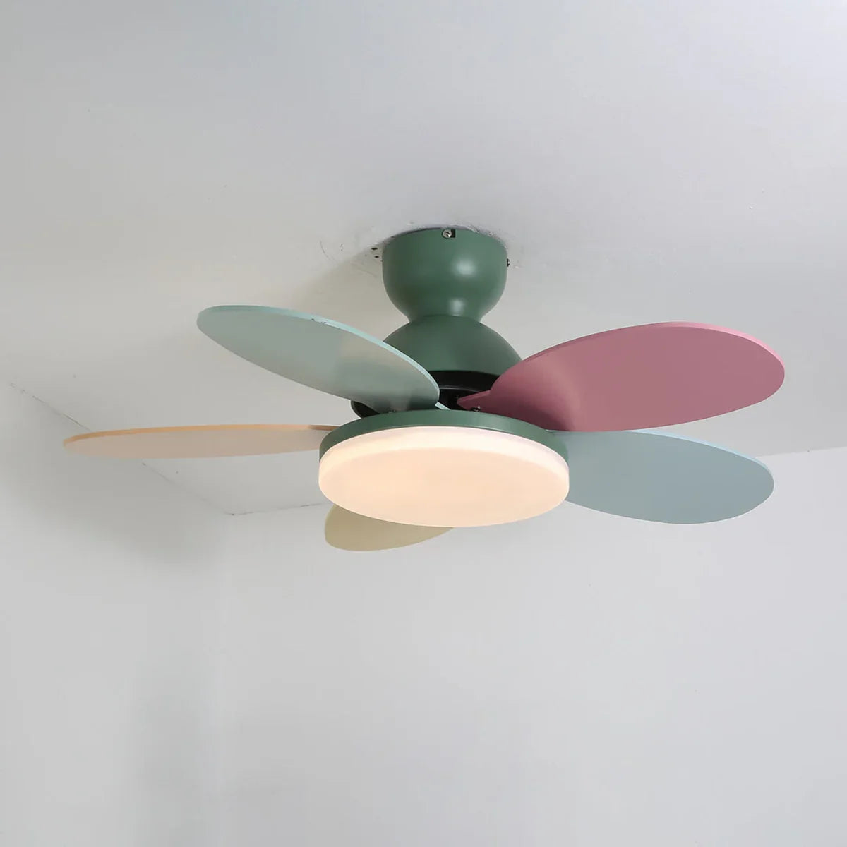 Petal Shaped Petalo Copper Ceiling Fan Light – Copper detail 15