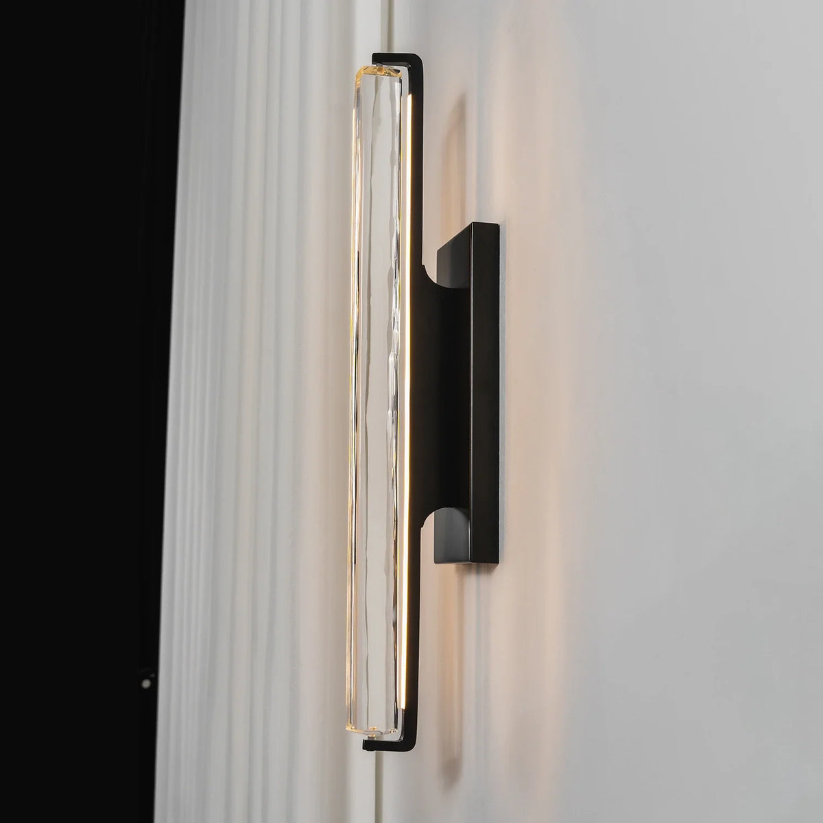 Rainer Faceted Crystal Bar Sconce – Crystal detail 19