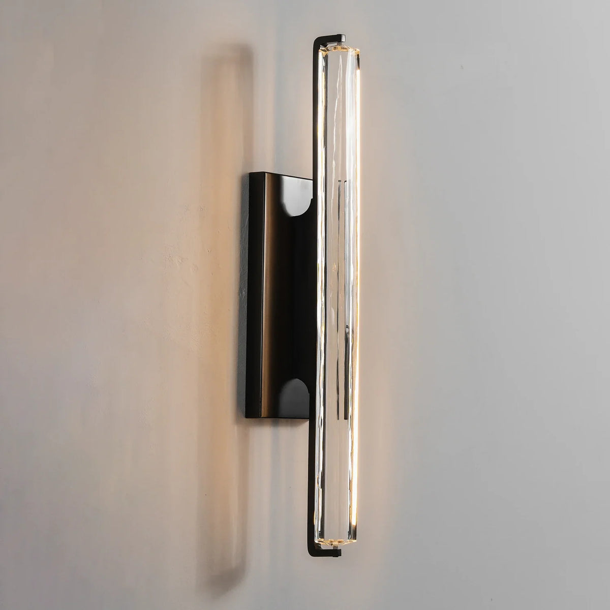Rainer Faceted Crystal Bar Sconce – Crystal detail 20