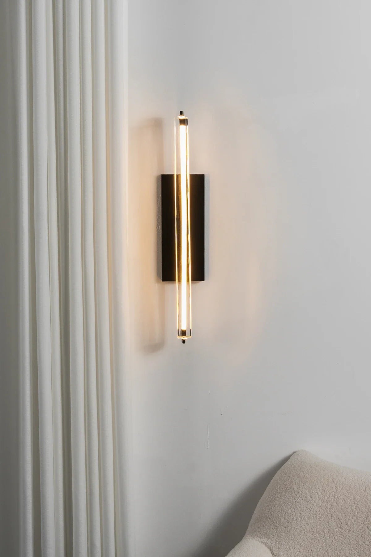 Rainer Faceted Crystal Bar Sconce – Crystal detail 14