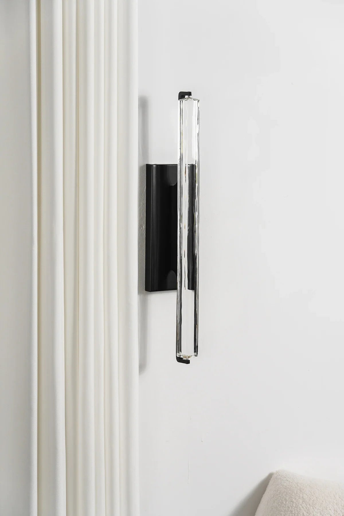 Rainer Faceted Crystal Bar Sconce – Crystal detail 15