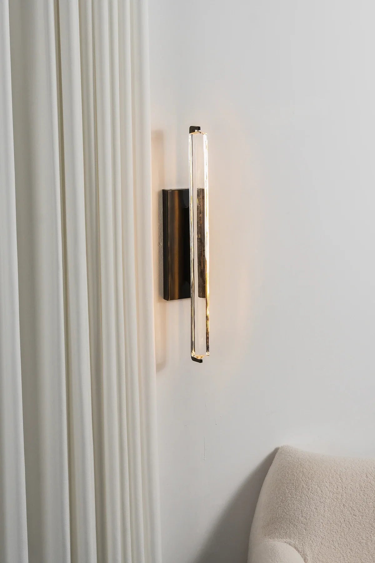 Rainer Faceted Crystal Bar Sconce – Crystal detail 13
