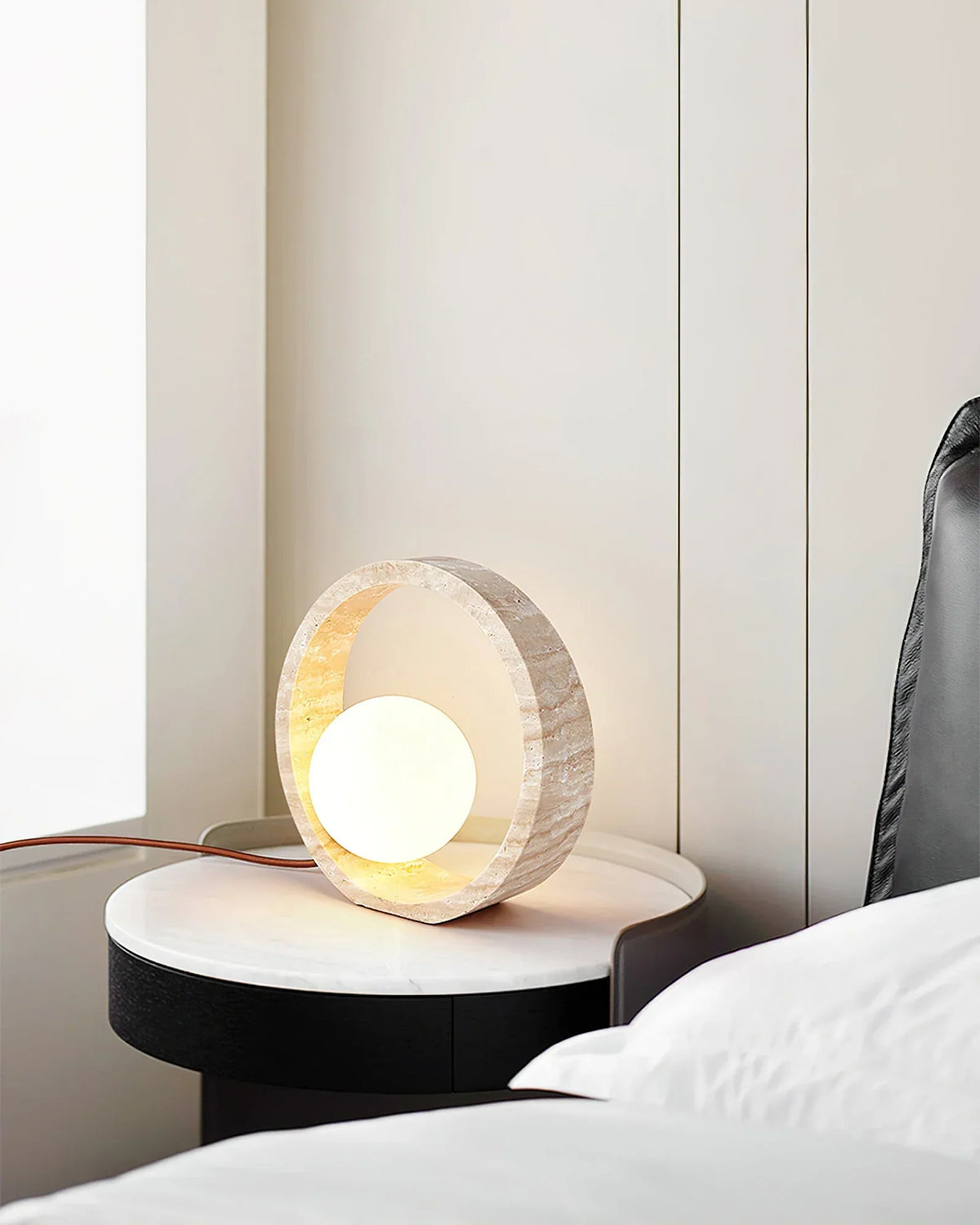 Ring Travertine Q Circle Table Lamp – Travertine detail 4