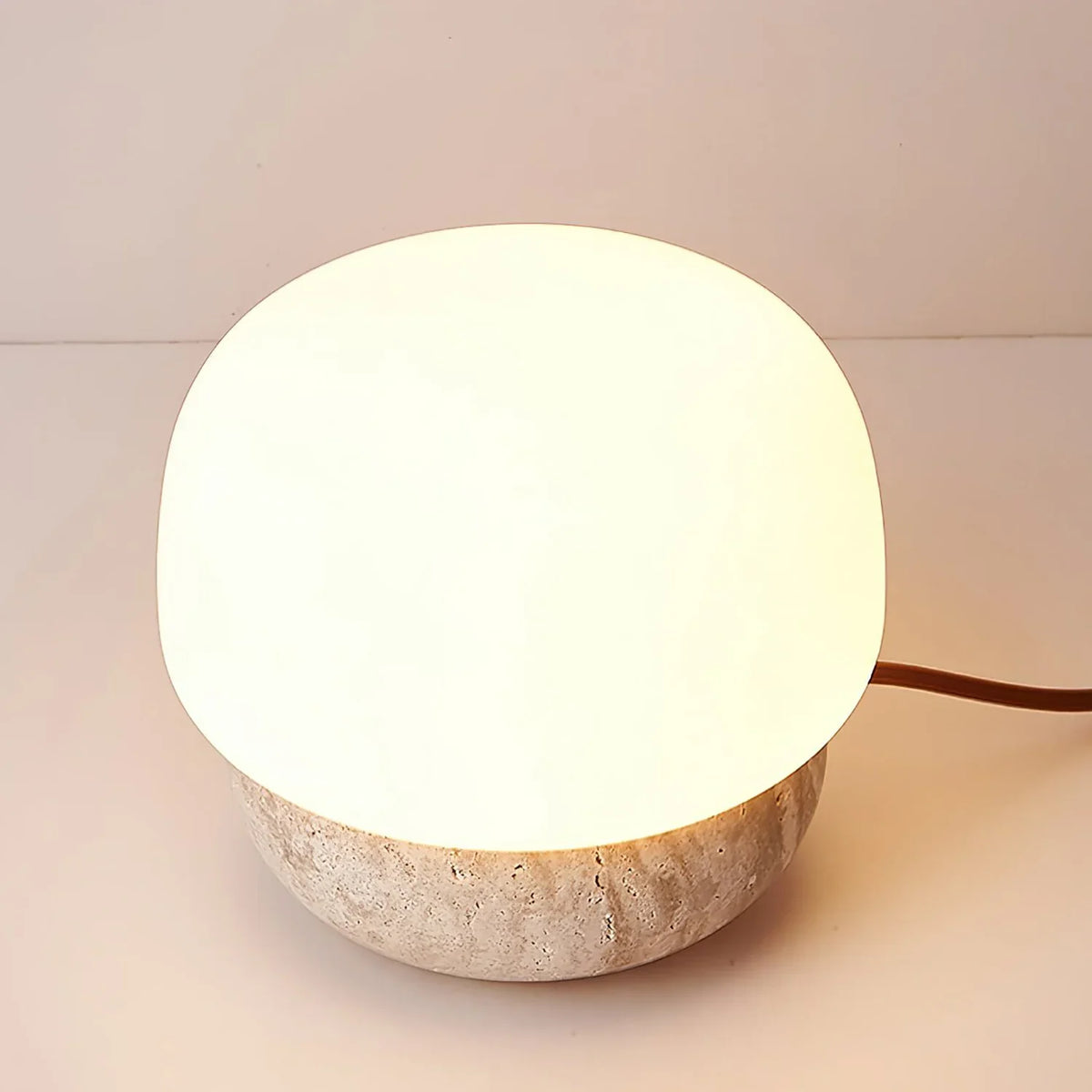 Round Doudou Travertine Table Lamp – Travertine detail 9