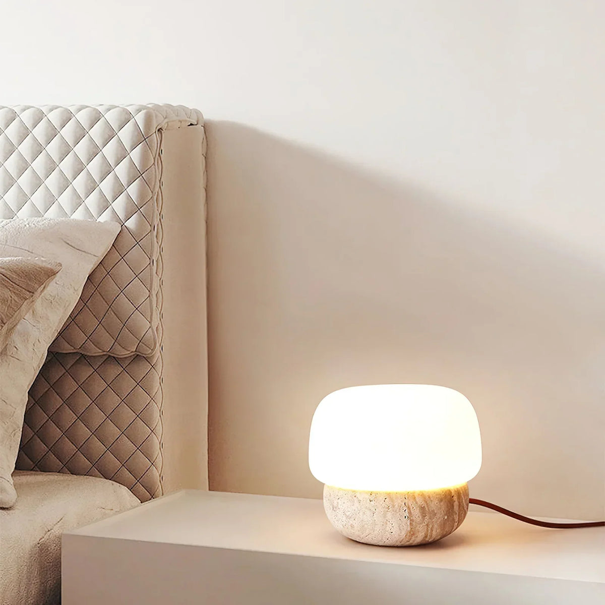 Round Doudou Travertine Table Lamp – Travertine detail 5