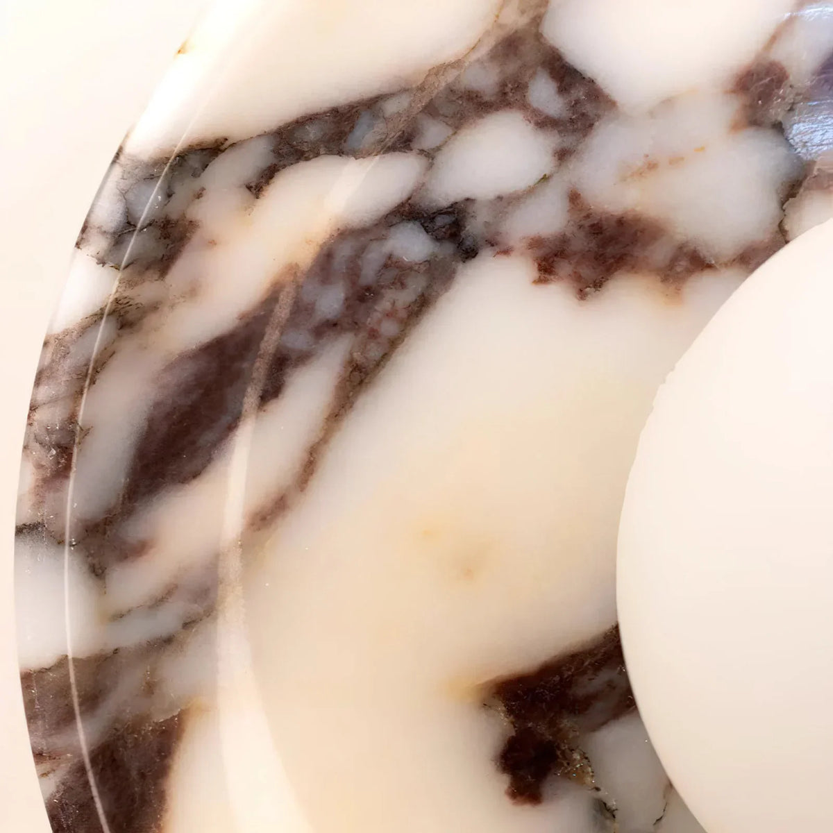 Round Marble Viola Spherical Glass Wall Lamp – Marble detail 12
