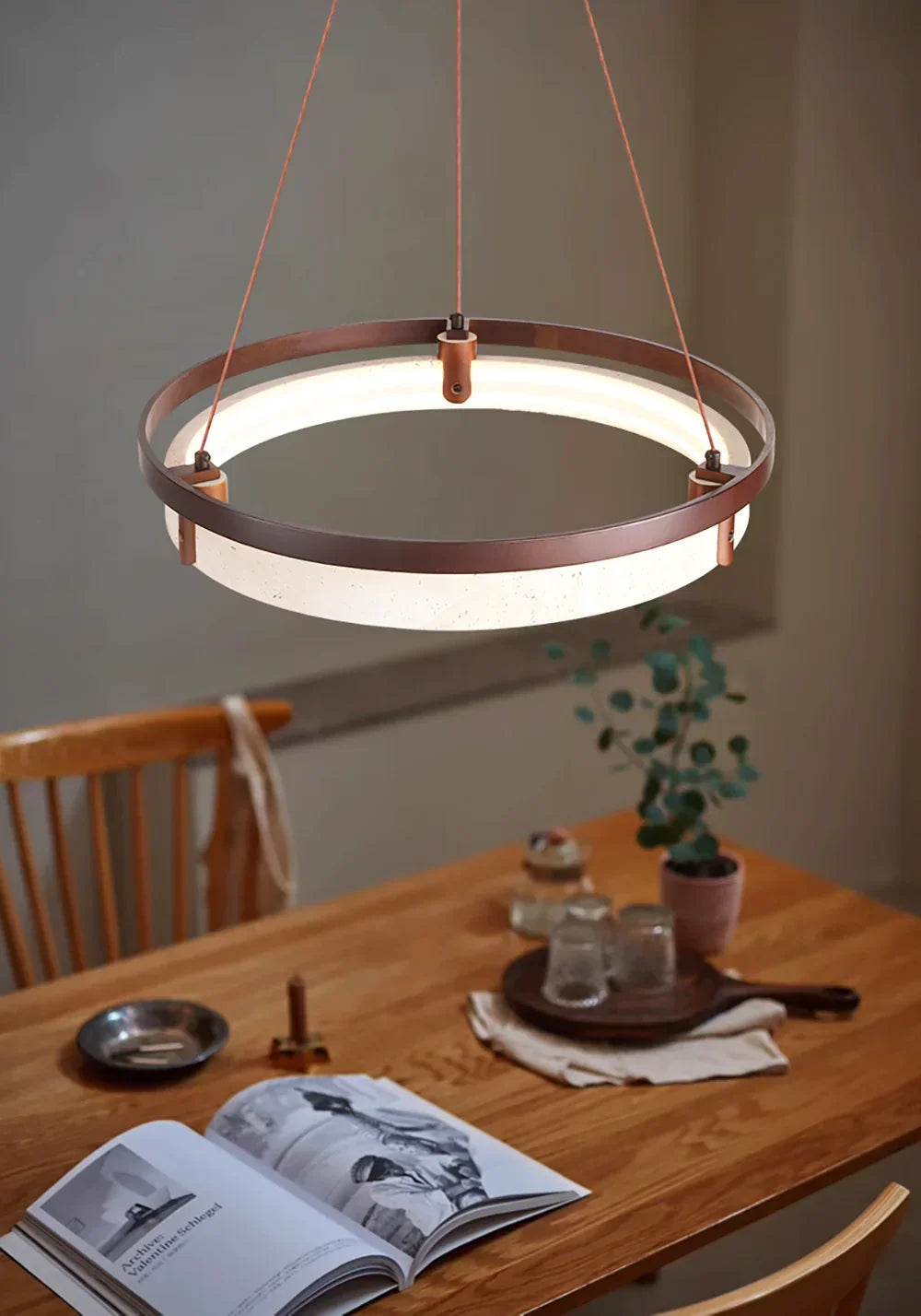 Round Orbit Travertine Chandelier – Travertine detail 8