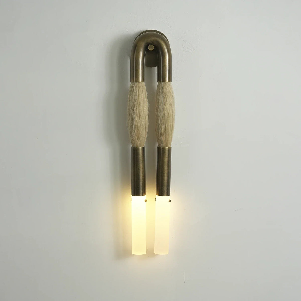 Sable Arc Brass Wall Sconce – Brass detail 13