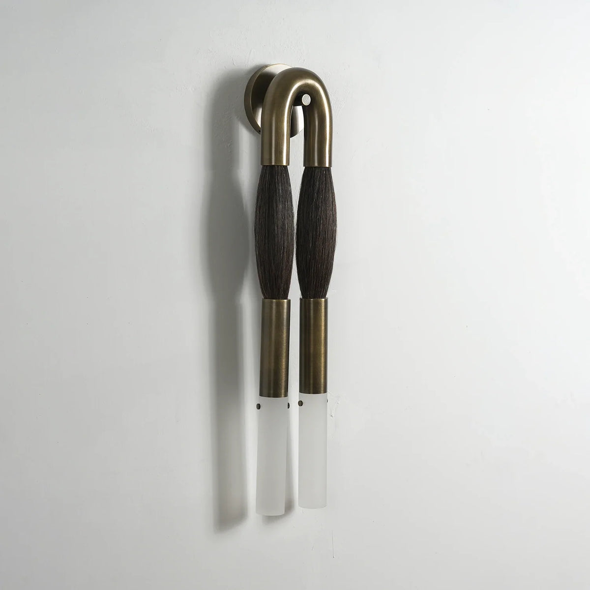Sable Arc Brass Wall Sconce – Brass detail 16