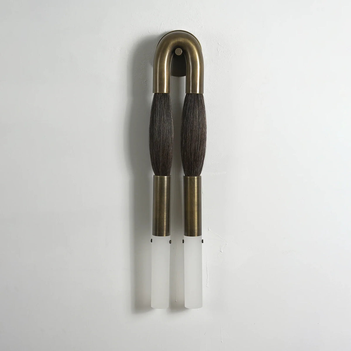 Sable Arc Brass Wall Sconce – Brass detail 14