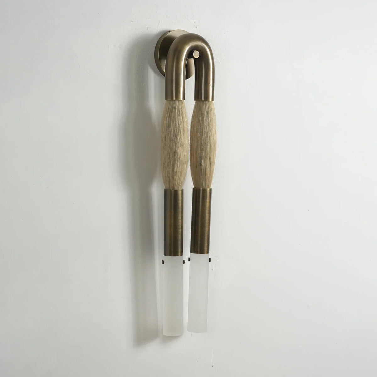 Sable Arc Brass Wall Sconce – Brass detail 17