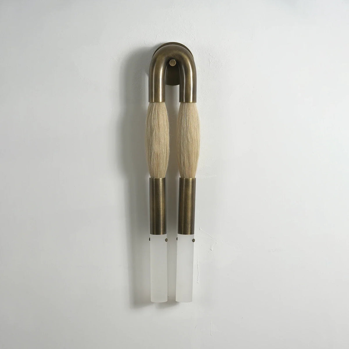 Sable Arc Brass Wall Sconce – Brass detail 15