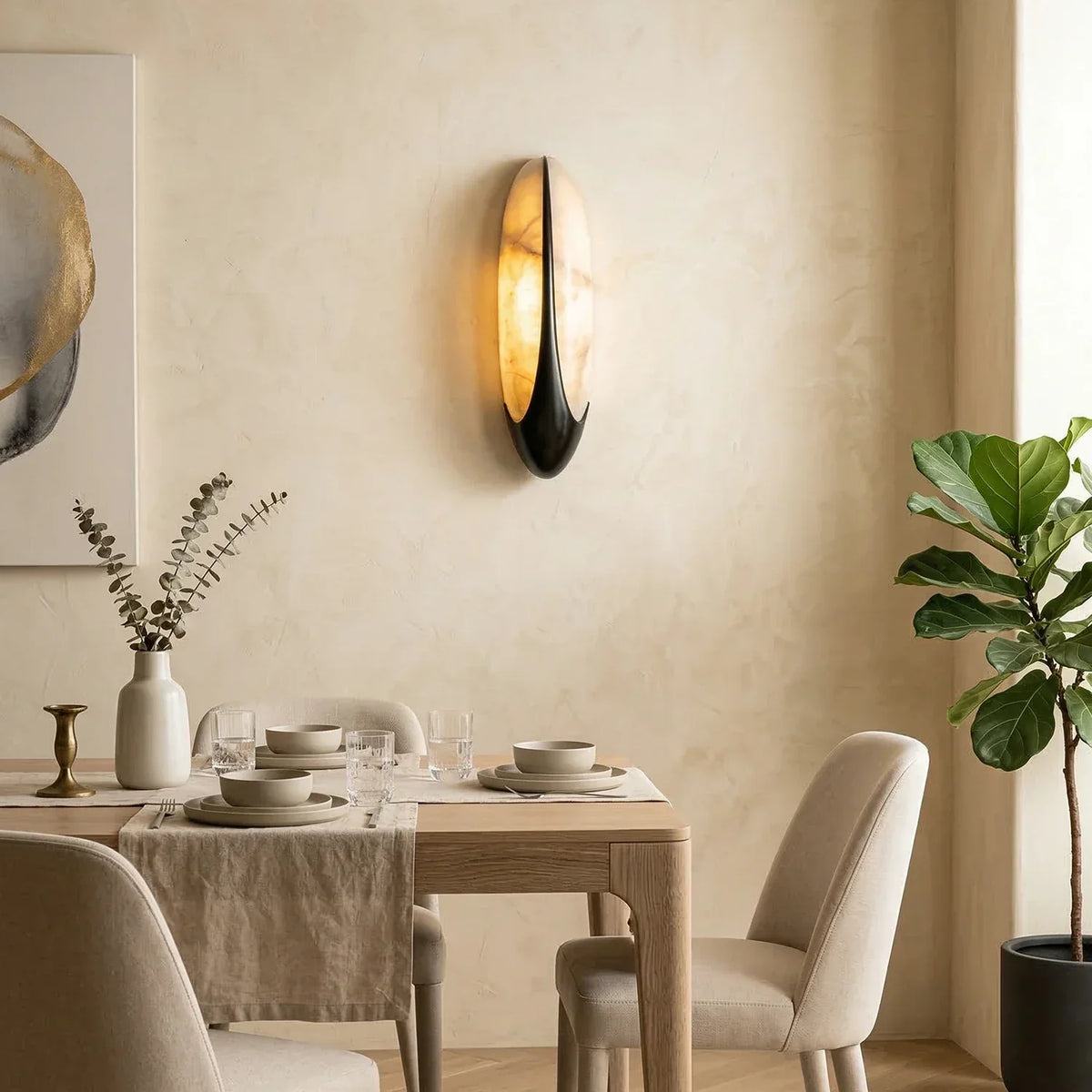 Sculptural Curved Alabaster Wall Lamp – Alabaster detail 5