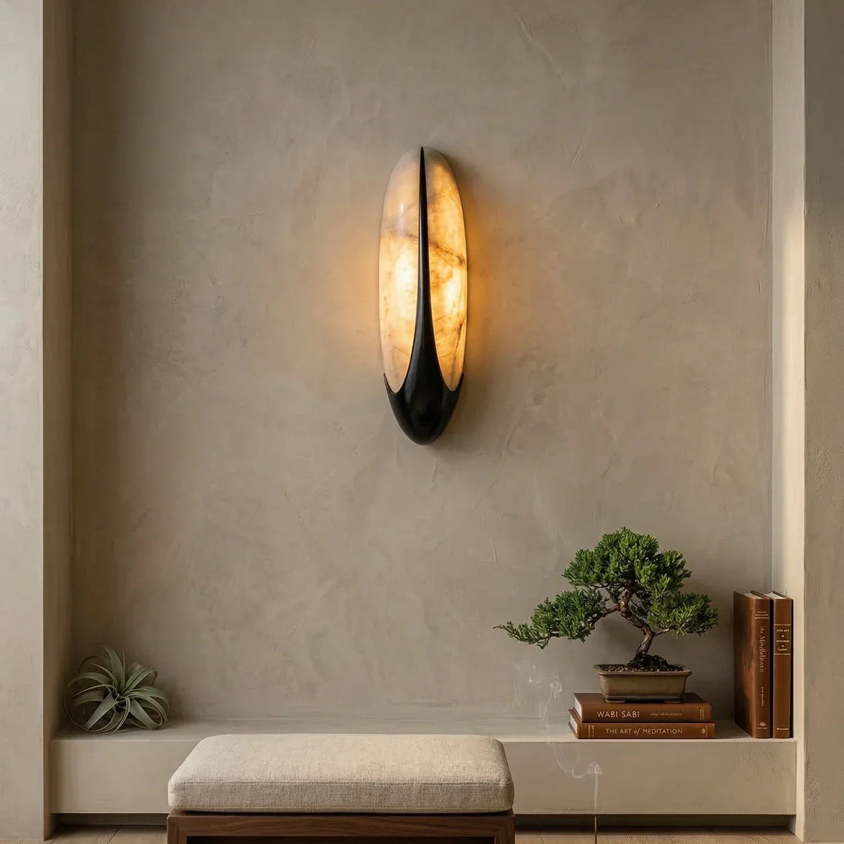 Sculptural Curved Alabaster Wall Lamp – Alabaster detail 7