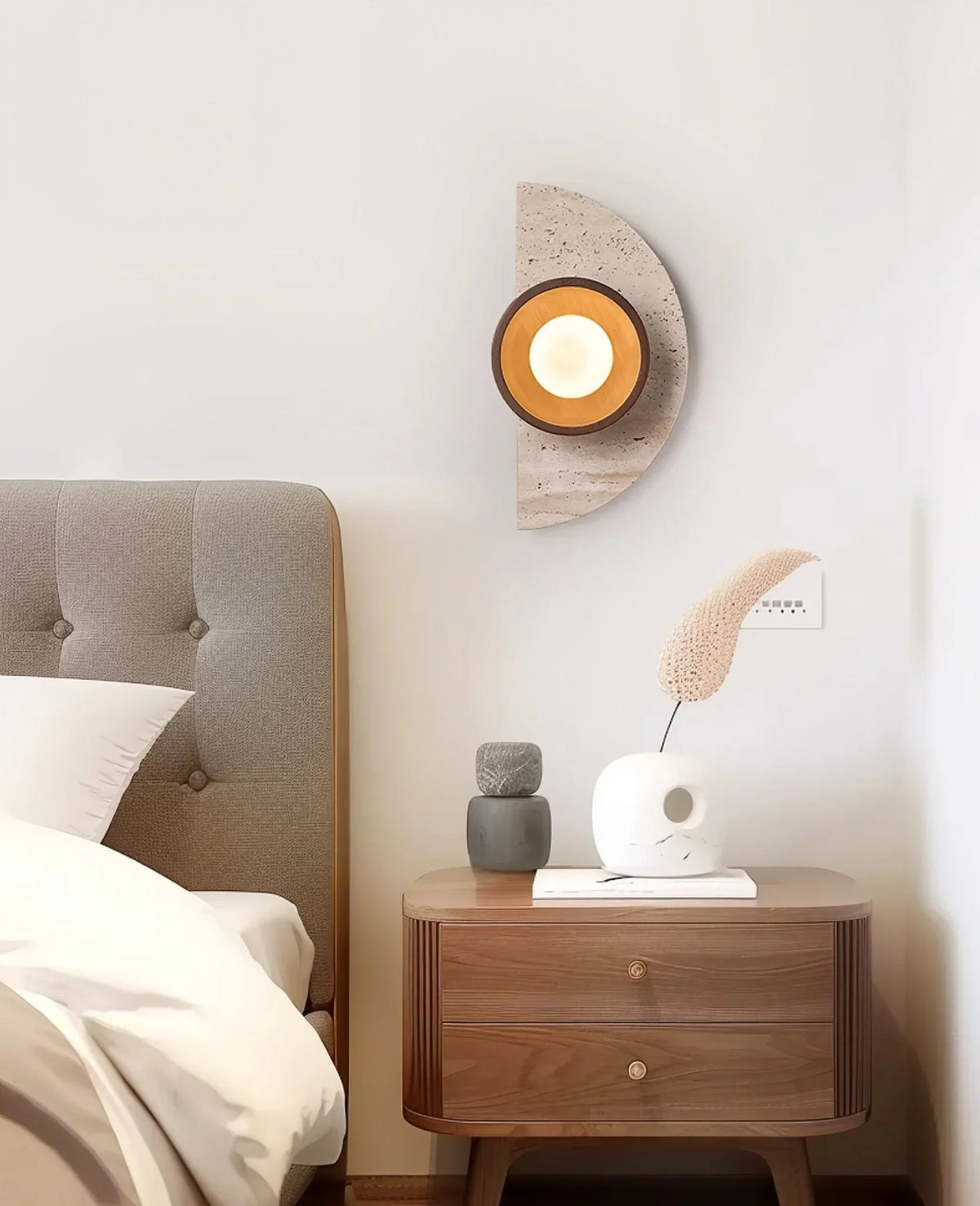 Semicircular Travertine Wall Light – Travertine detail 8