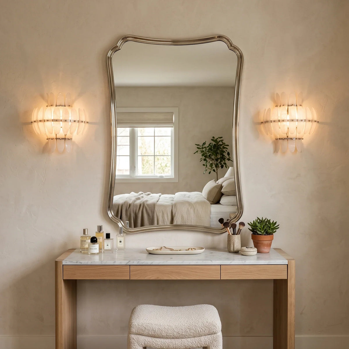 Seraphine Tiered Alabaster Petal Wall Sconce – Alabaster detail 8