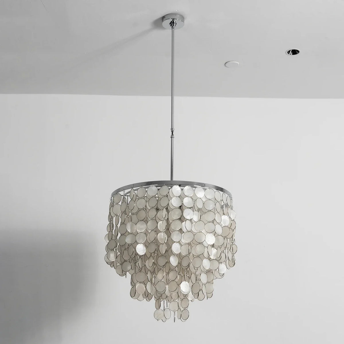 Shell Waterfall Oceana Tiered Iron Chandelier – Iron detail 19