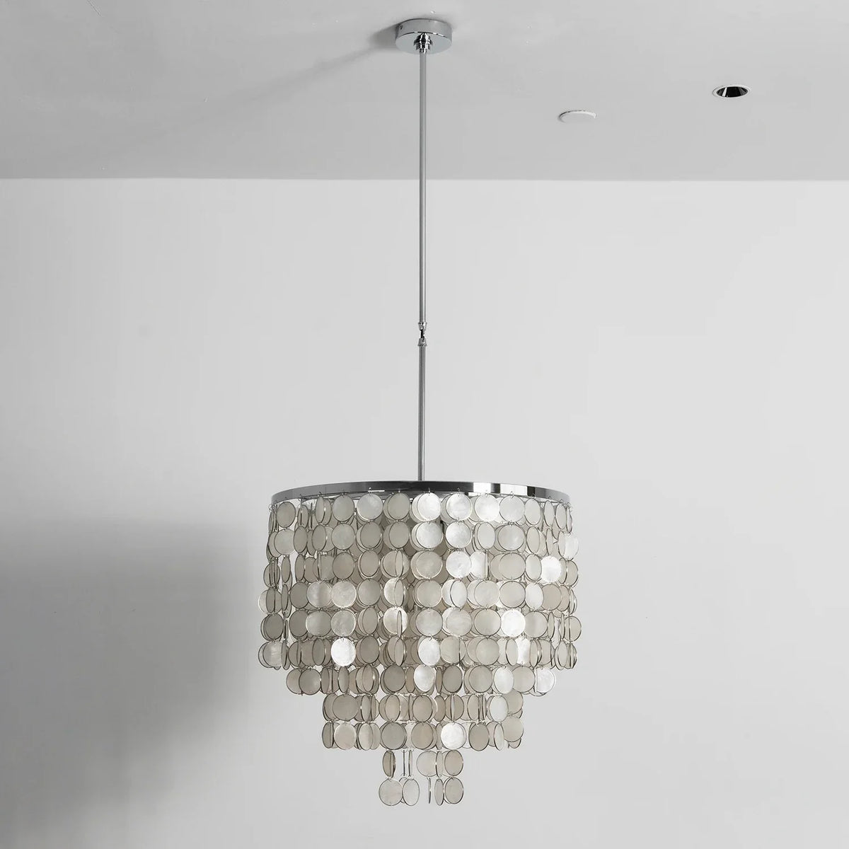 Shell Waterfall Oceana Tiered Iron Chandelier – Iron detail 18