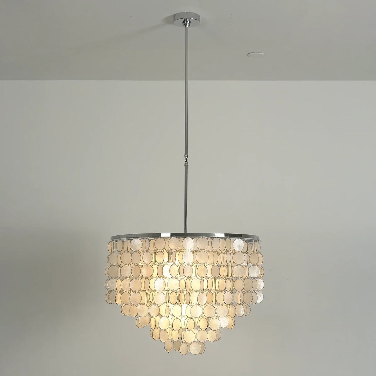 Shell Waterfall Oceana Tiered Iron Chandelier – Iron detail 15