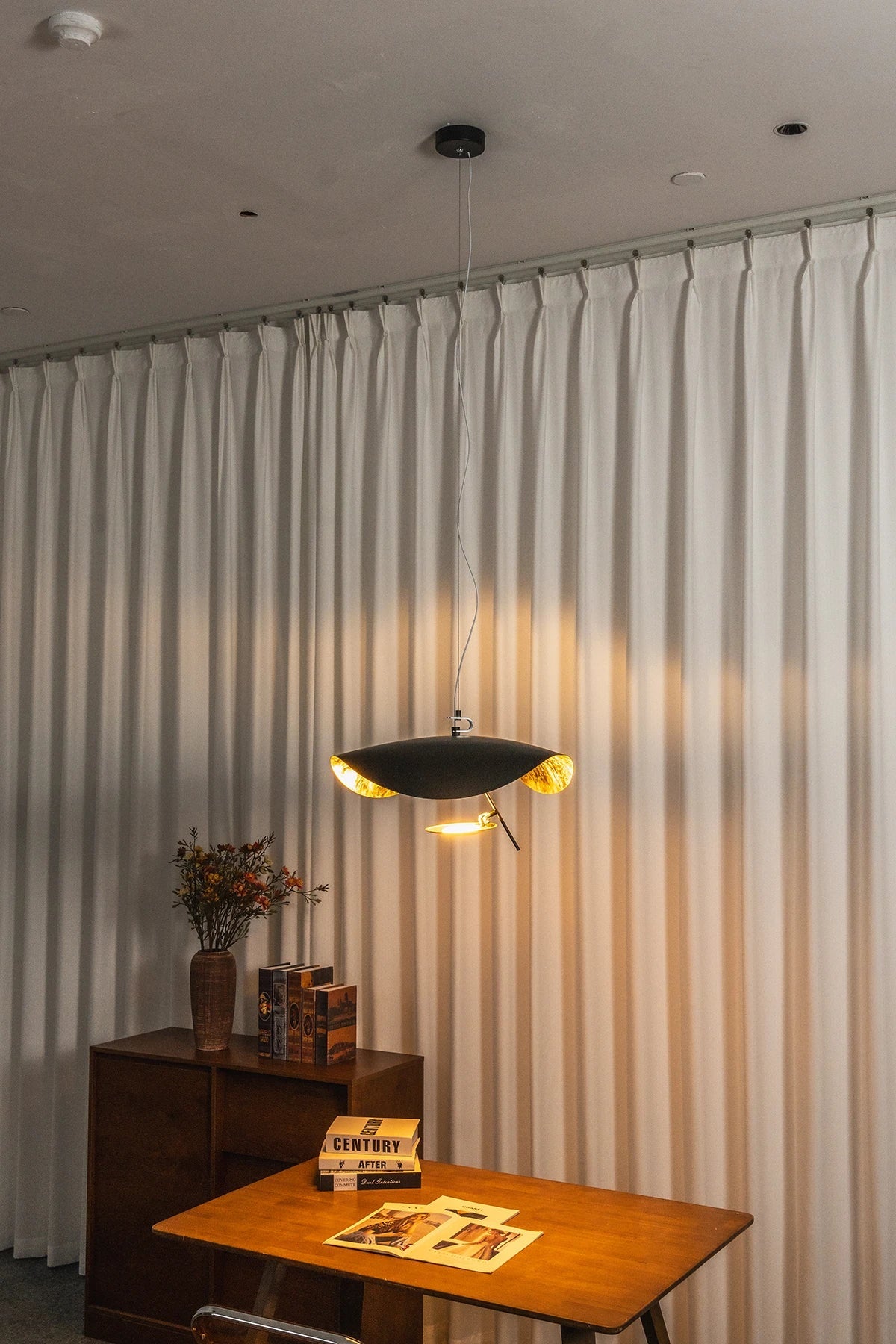 Solenne Gold Leaf Wave Iron Pendant Light – Iron detail 15