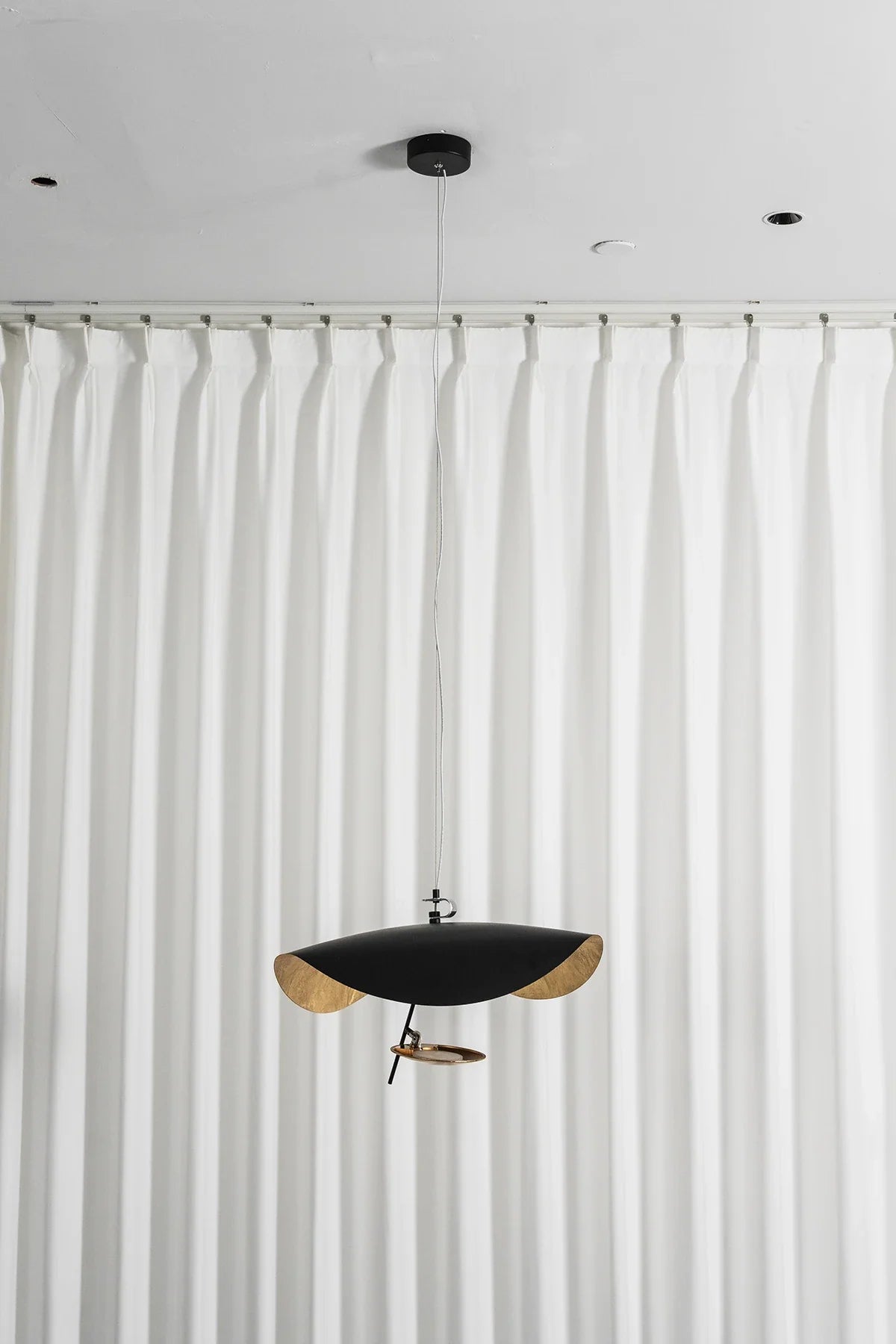 Solenne Gold Leaf Wave Iron Pendant Light – Iron detail 29
