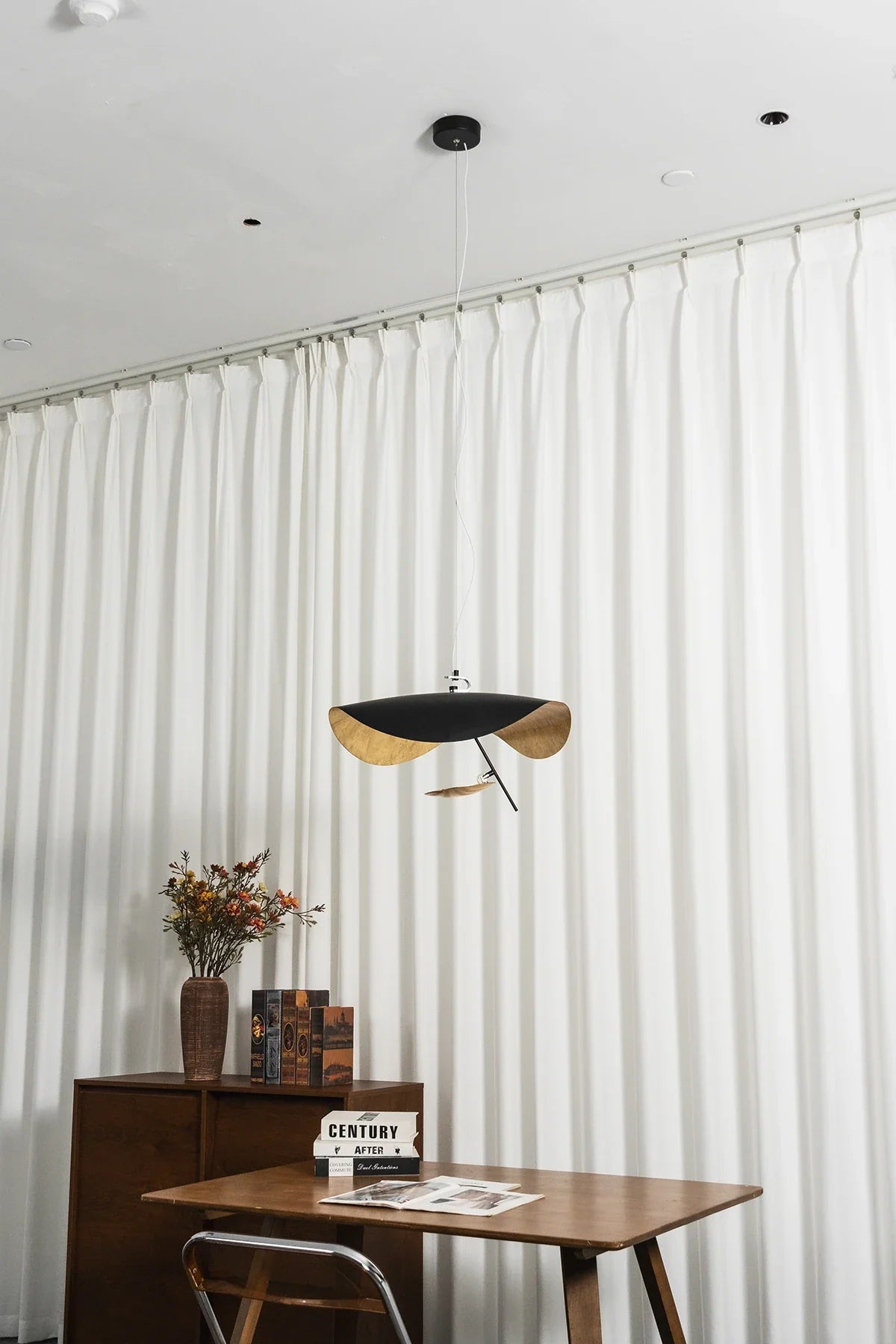 Solenne Gold Leaf Wave Iron Pendant Light – Iron detail 16